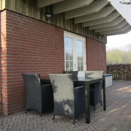 Rural In Well With Garden * Knikkerdorp