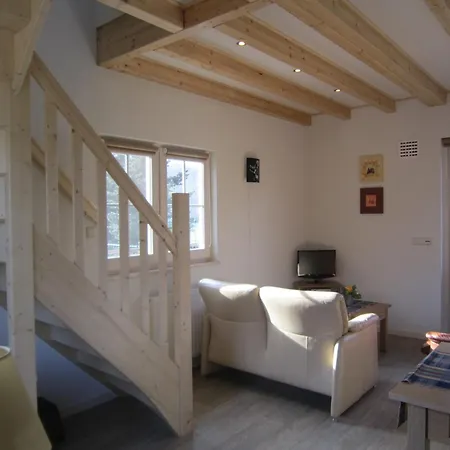 Nyaraló In Well Near Maasduinen Park Knikkerdorp