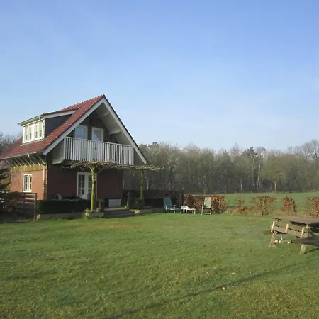 In Well Near Maasduinen Park Nyaraló Knikkerdorp