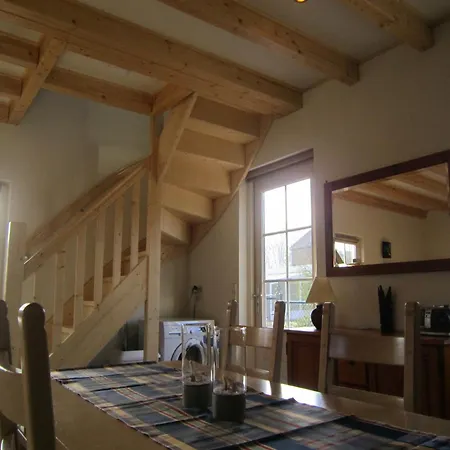 Nyaraló In Well Near Maasduinen Park *