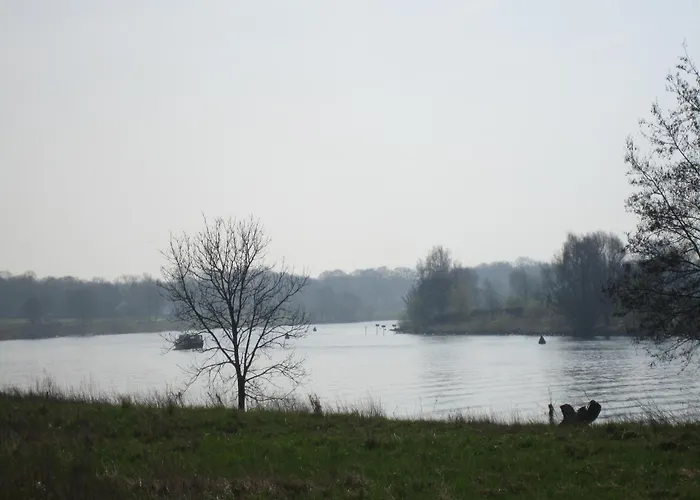 In Well Near Maasduinen Park بيت للعطل