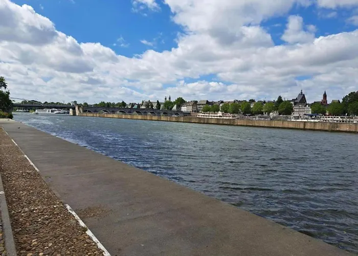 بيت للعطل In Well Near Maasduinen Park *